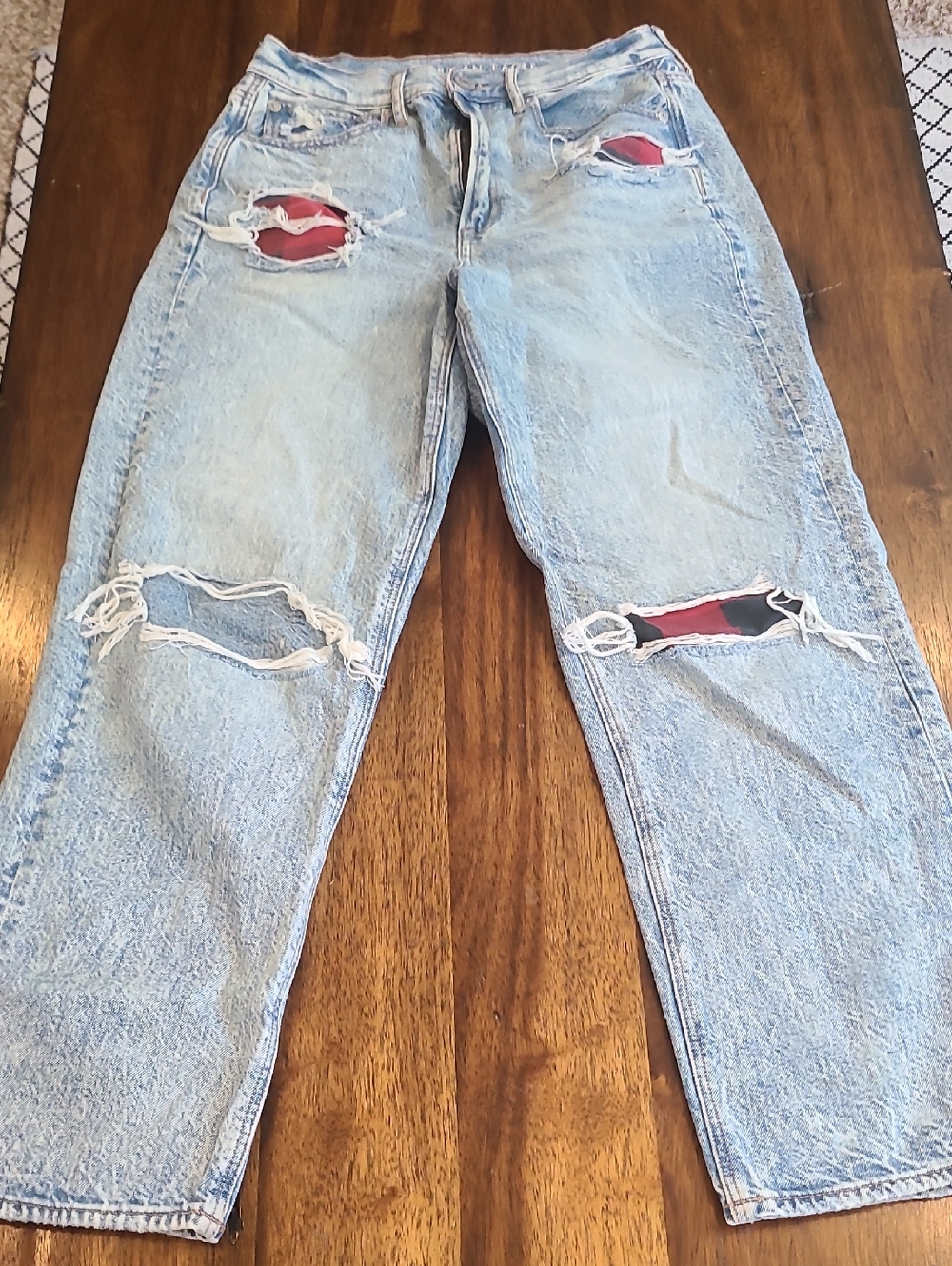 American Eagle Highest Rise 90s Bf Jeans Womans Sz 6 Red Buffalo Check Patches